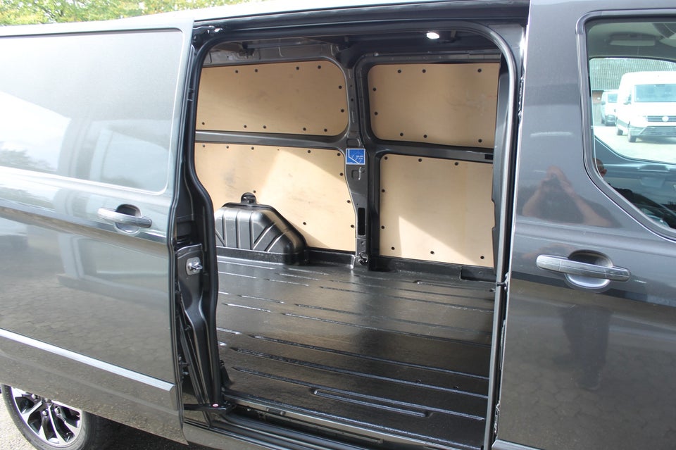 Ford Transit Custom 320L 2,0 TDCi 185 Sport aut.