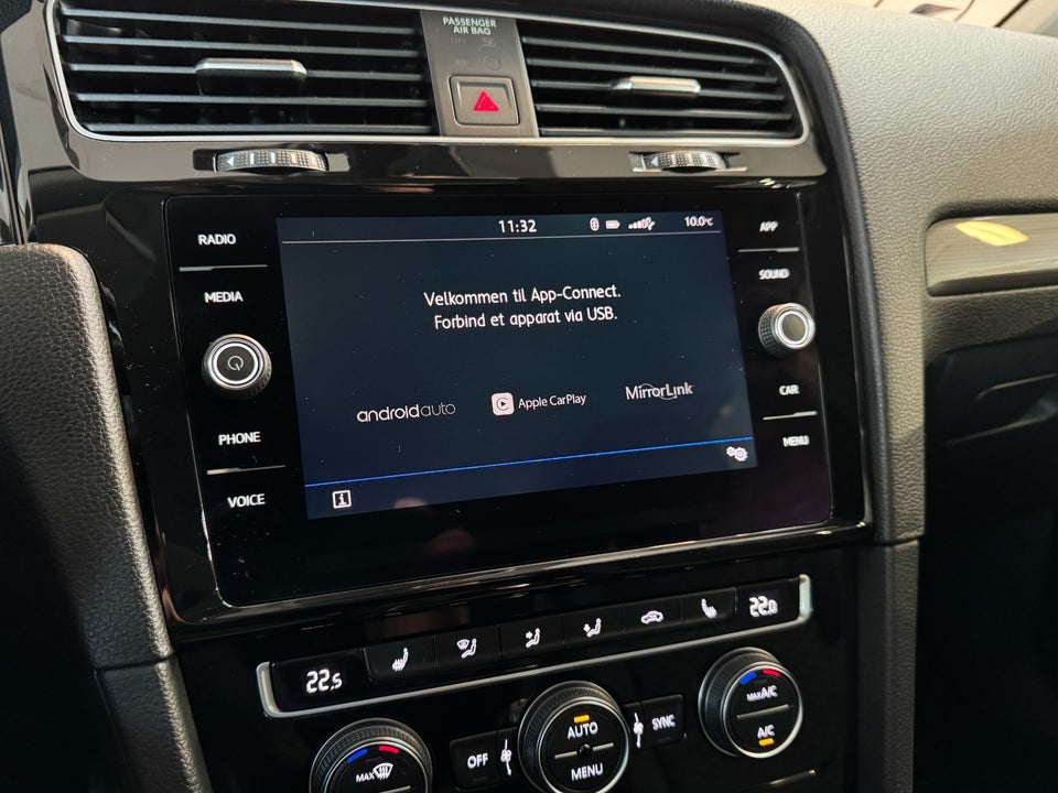 VW Golf VII 1,6 TDi 115 IQ.Drive Variant DSG 5d