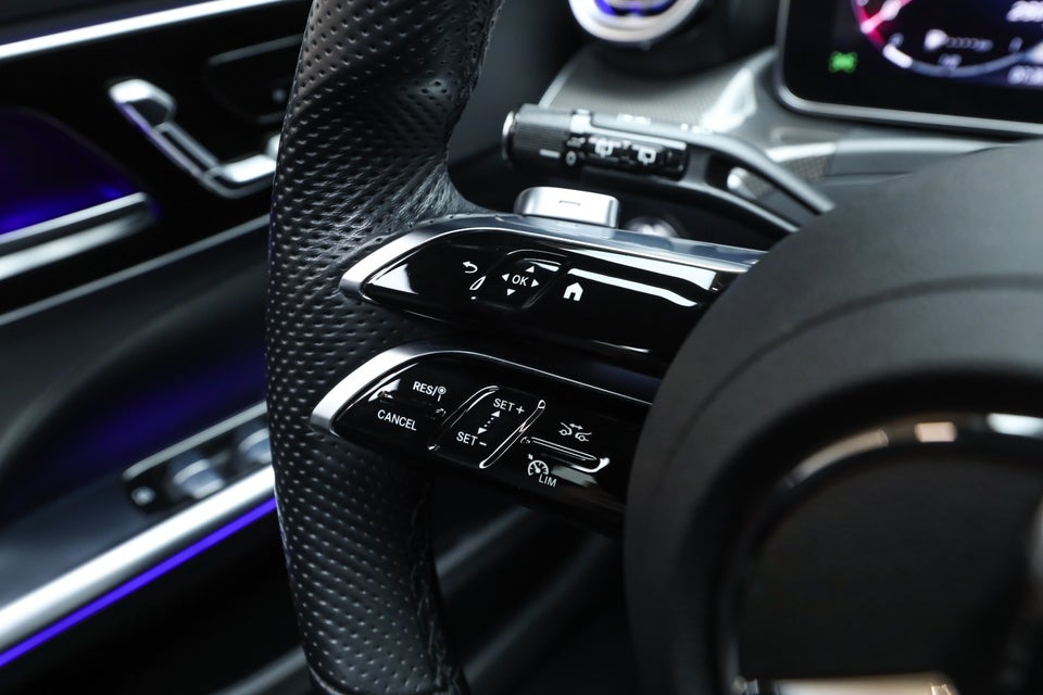 Mercedes C300 e 2,0 AMG Line stc. aut. 5d