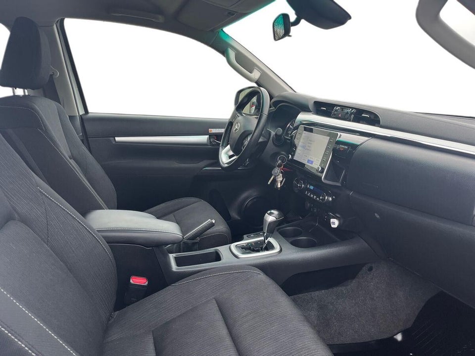 Toyota HiLux 2,8 D T3 Ex.Kab aut. 4d