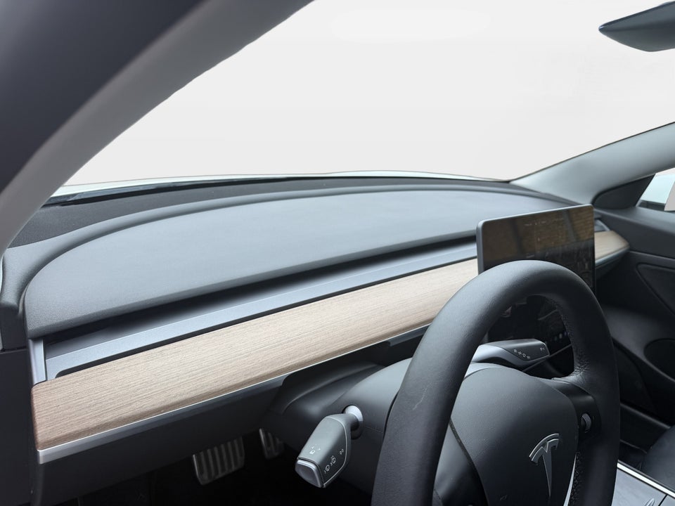 Tesla Model 3 Standard Range+ RWD 4d