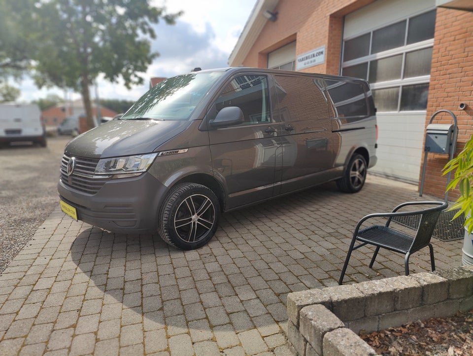 VW Transporter 2,0 TDi 150 Kassevogn DSG lang