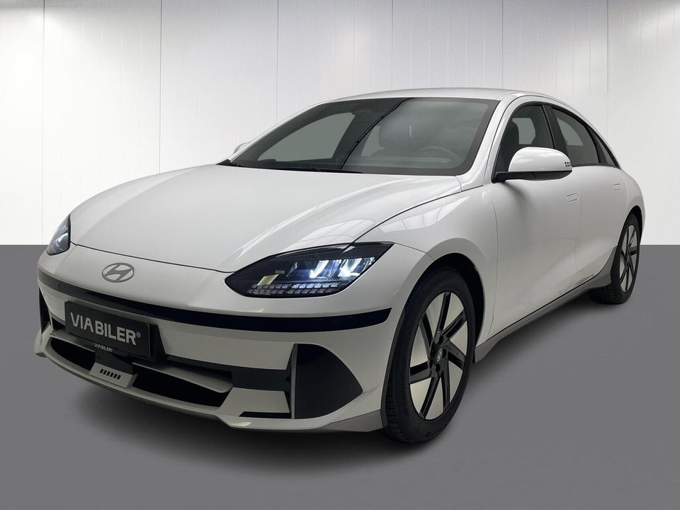 Hyundai Ioniq 6 77 Essential 4d
