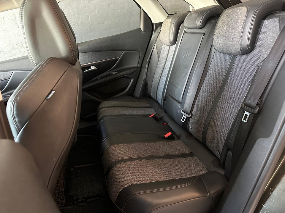 Peugeot 3008 1,6 BlueHDi 120 Allure EAT6 5d