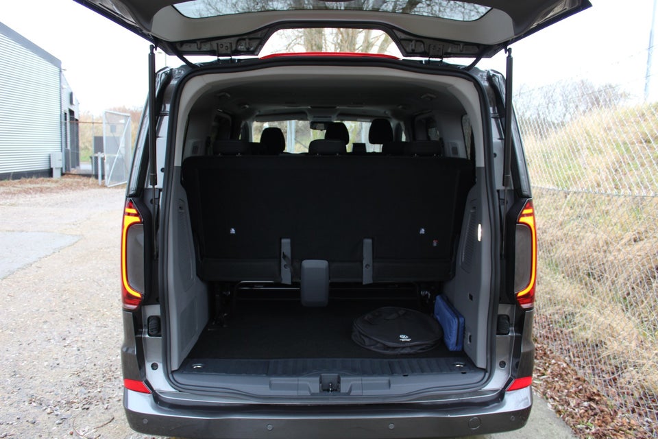 VW e-Caravelle Life SWB