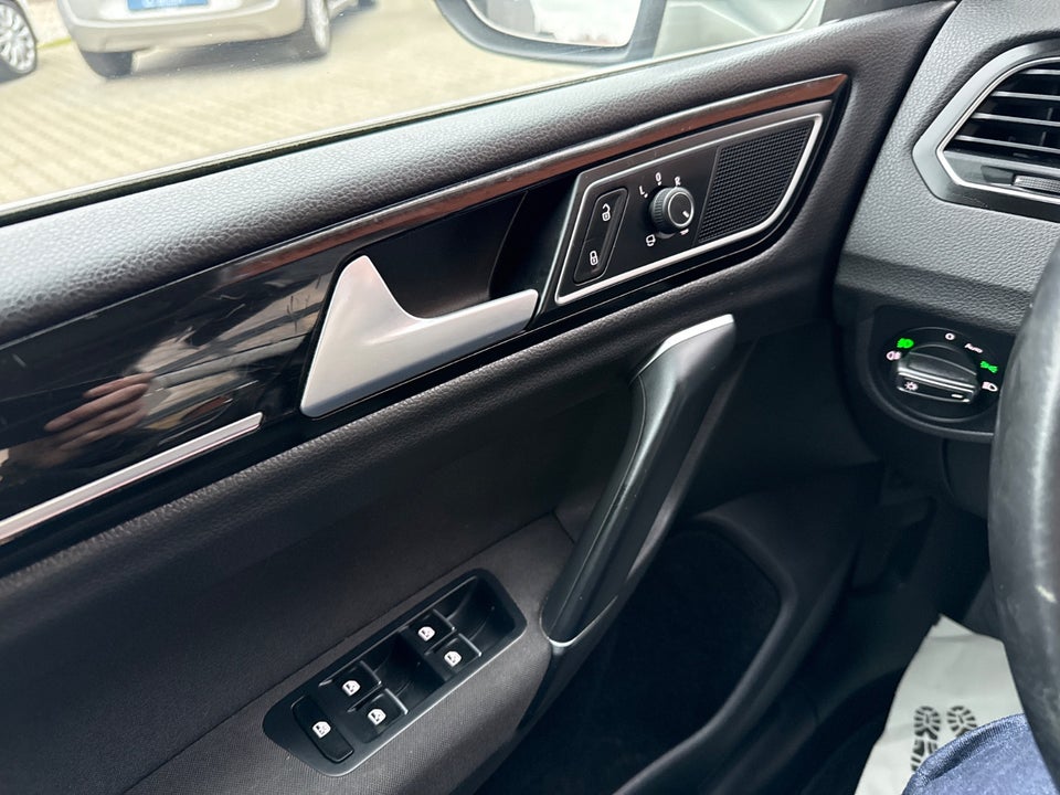 VW Golf Sportsvan 1,6 TDi 110 Highline DSG 5d