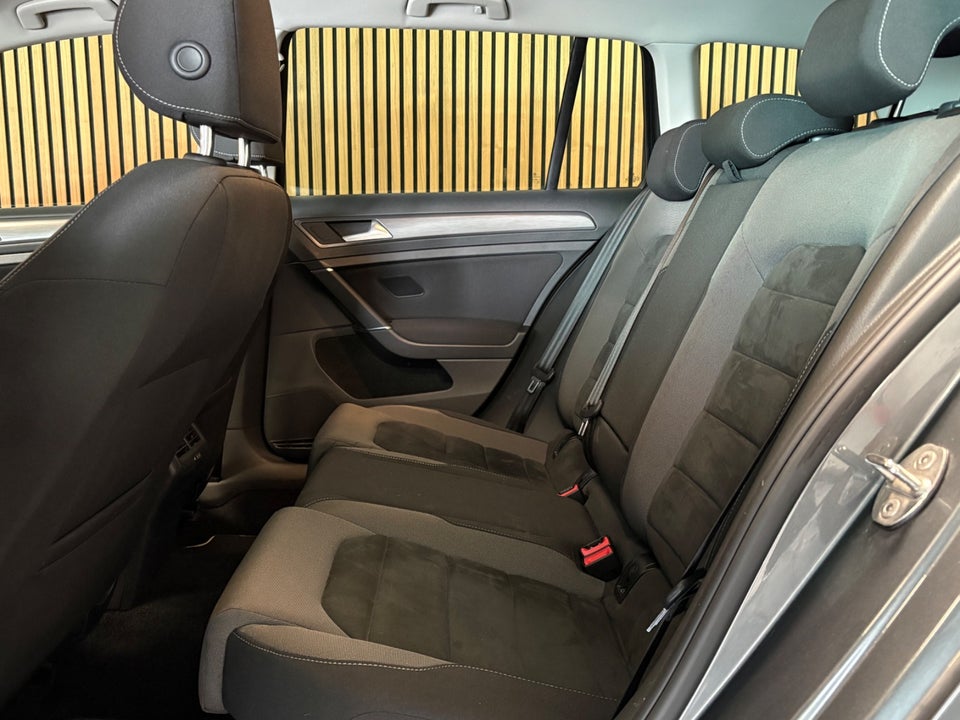 VW Golf VII 1,5 TSi 130 Highline Variant DSG 5d