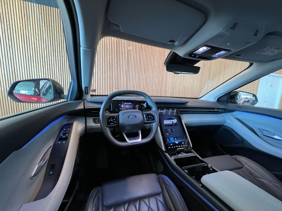 Ford Explorer 79 Premium Extended Range AWD 5d