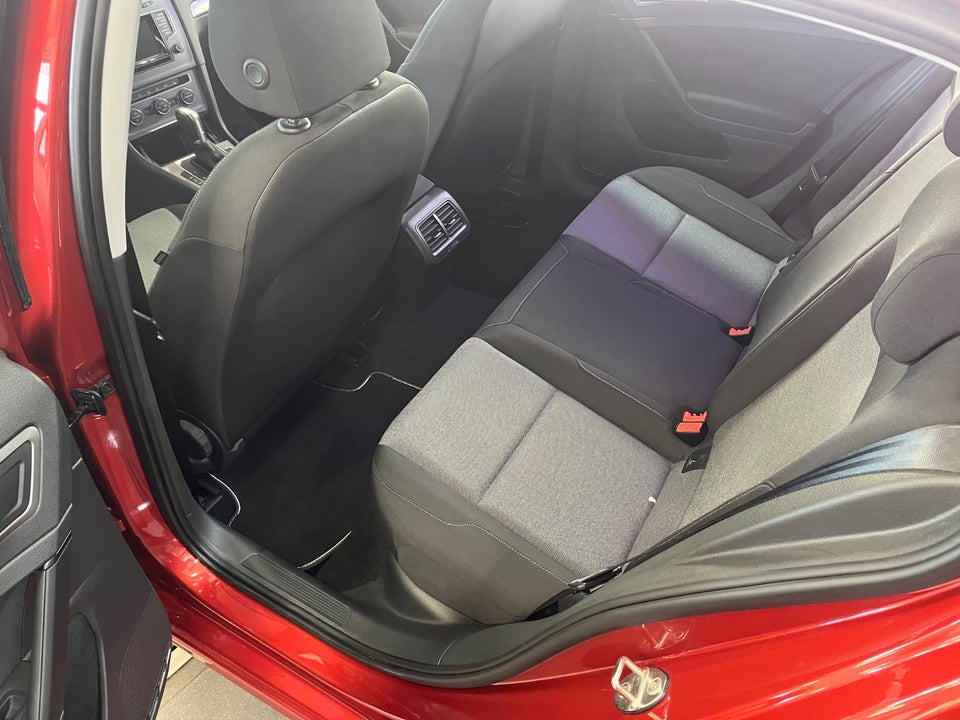 VW Golf VII 1,4 TSi 122 Comfortline DSG BMT 5d