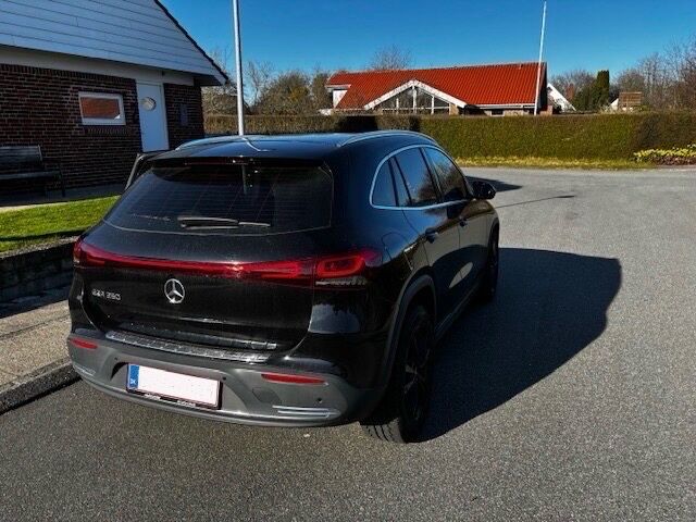 Mercedes EQA250 Progressive 5d