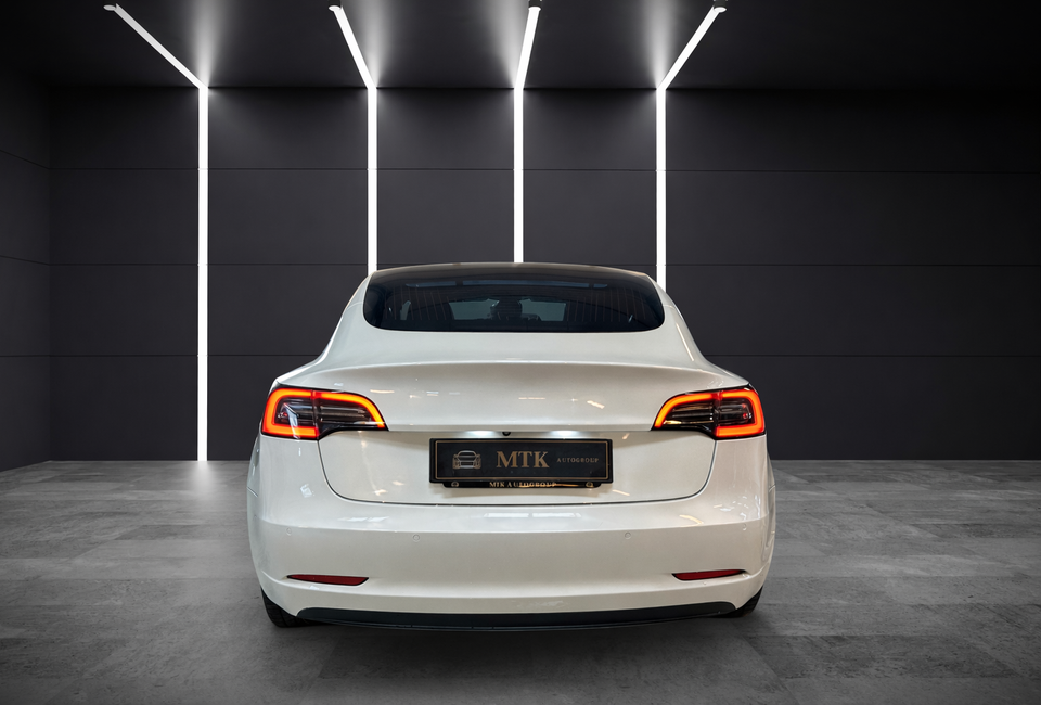 Tesla Model 3 Performance AWD 4d