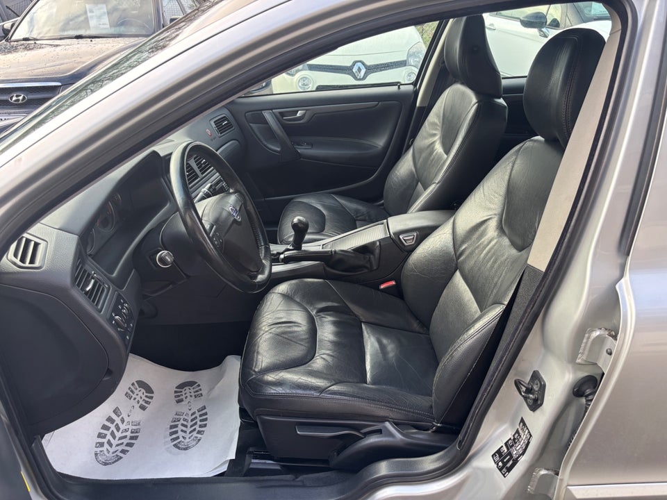 Volvo V70 2,4 140 5d