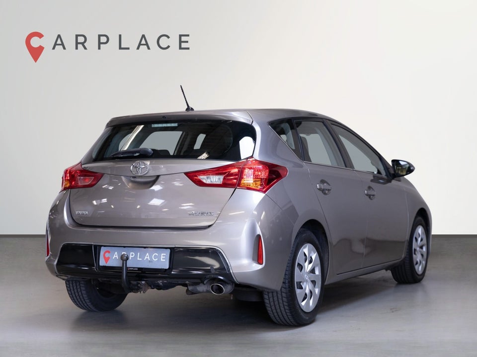 Toyota Auris 1,6 T1+ 5d