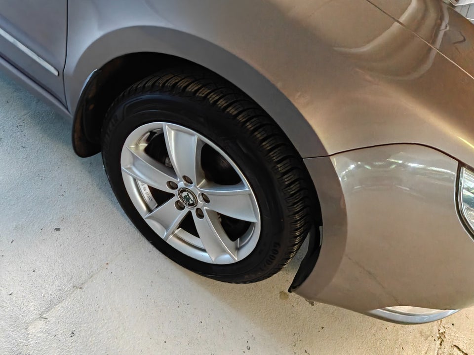 Skoda Superb 1,8 TSi 160 Elegance Combi 5d