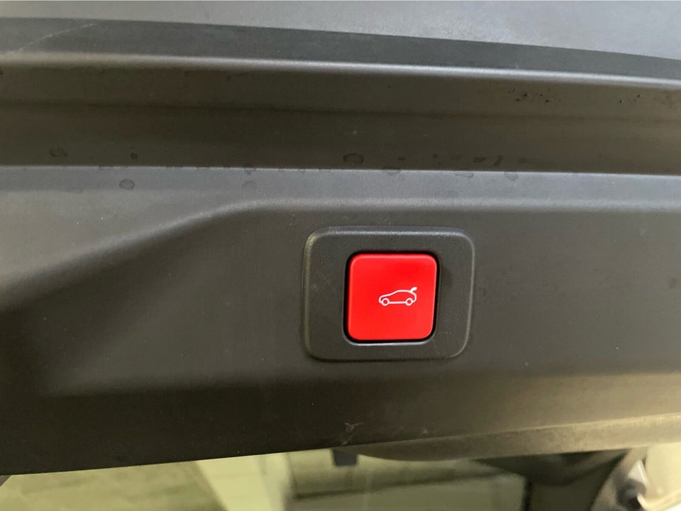 Peugeot e-3008 77 GT Pack 5d