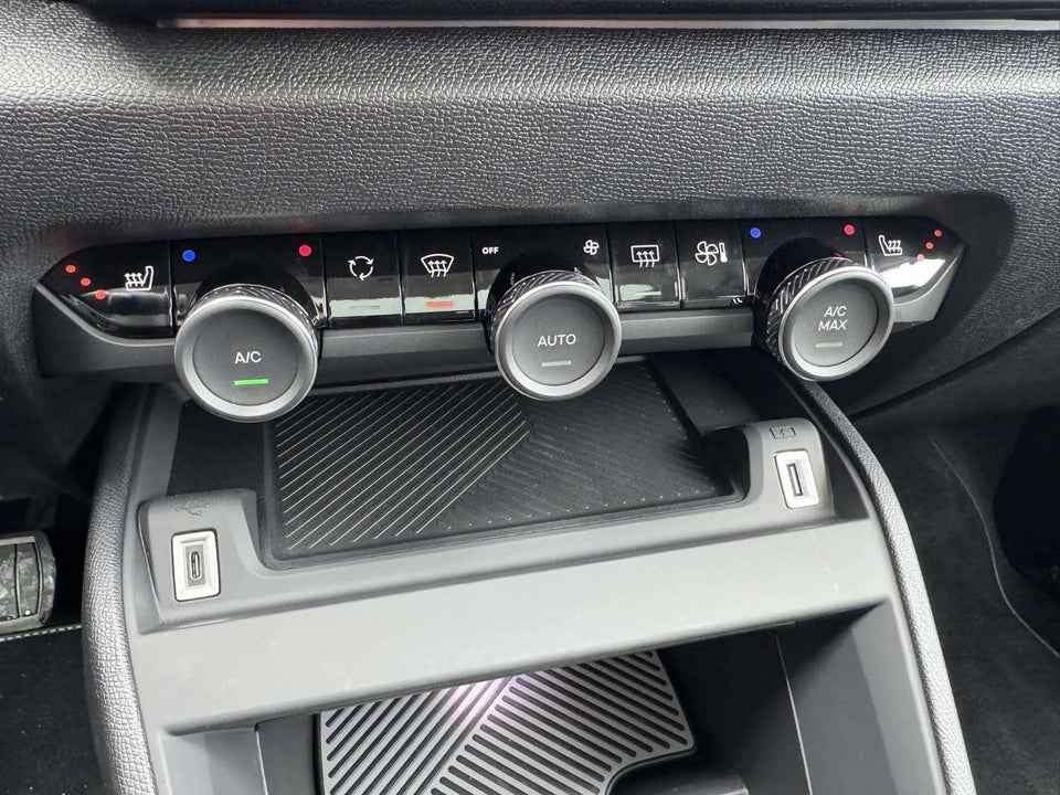 Citroën ë-C4 X 50 Shine 4d