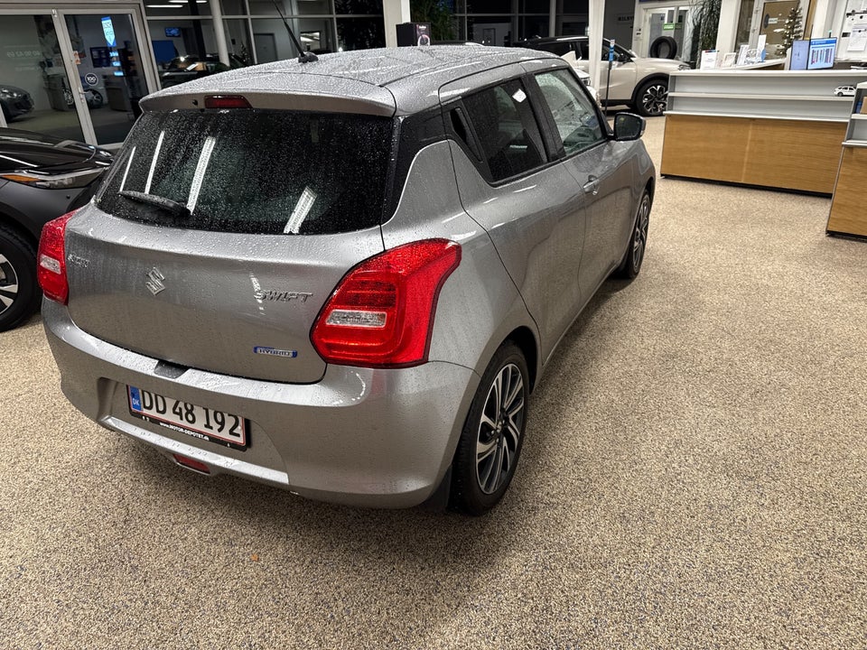 Suzuki Swift 1,2 mHybrid Exclusive CVT 5d