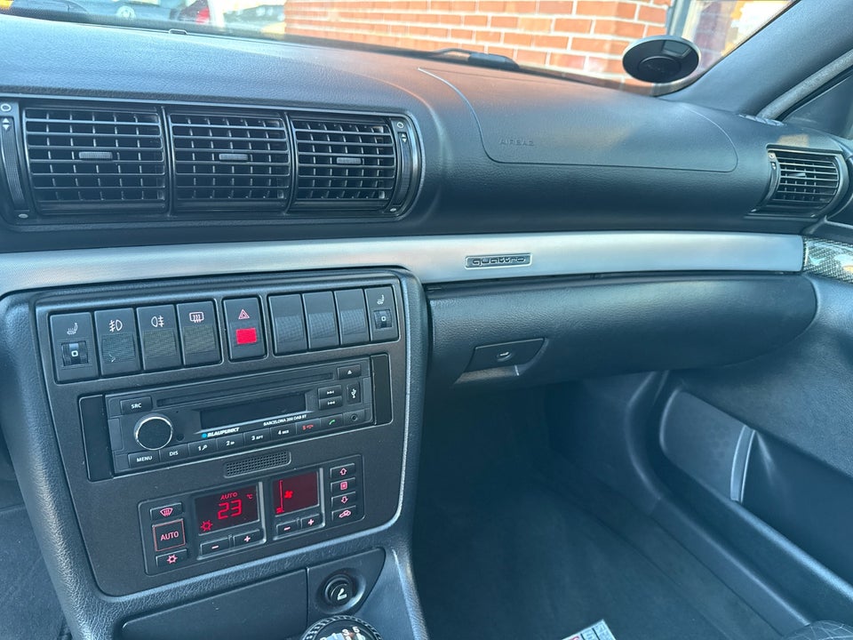 Audi S4 2,7 Avant quattro 5d