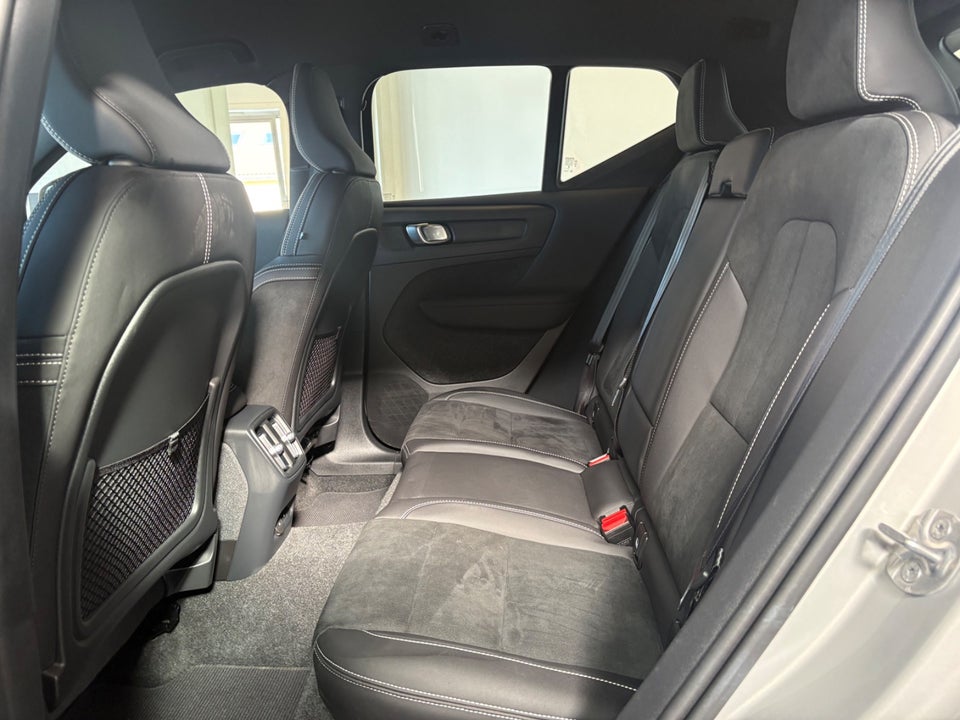 Volvo XC40 ReCharge Extended Range Plus 5d