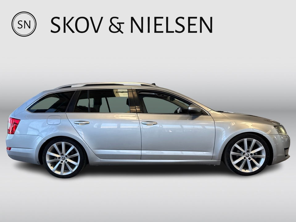Skoda Octavia 1,6 TDi 110 Style Combi DSG 5d