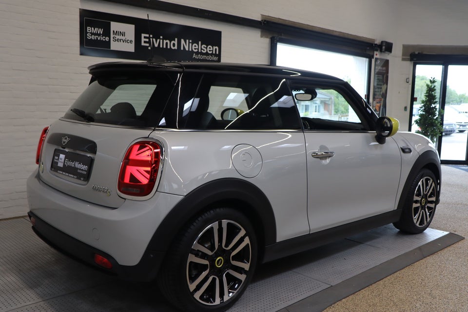 MINI Cooper SE Camden Edition 3d