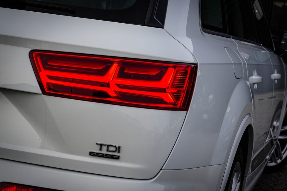 Audi Q7 3,0 TDi 272 quattro Tiptr. Van 5d