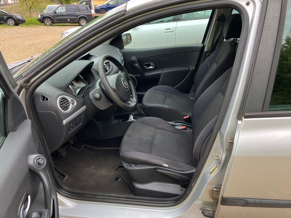 Renault Clio III 1,6 Dynamique BeatUp 5d