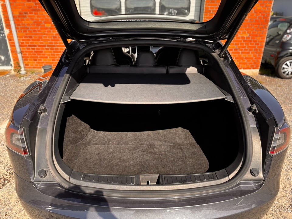 Tesla Model S 90D 5d