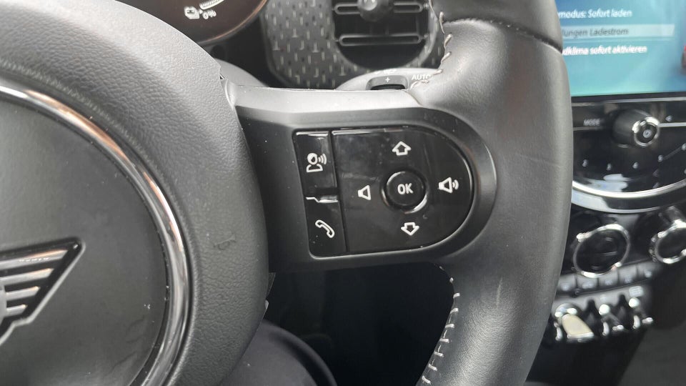 MINI Cooper SE Classic Trim 3d