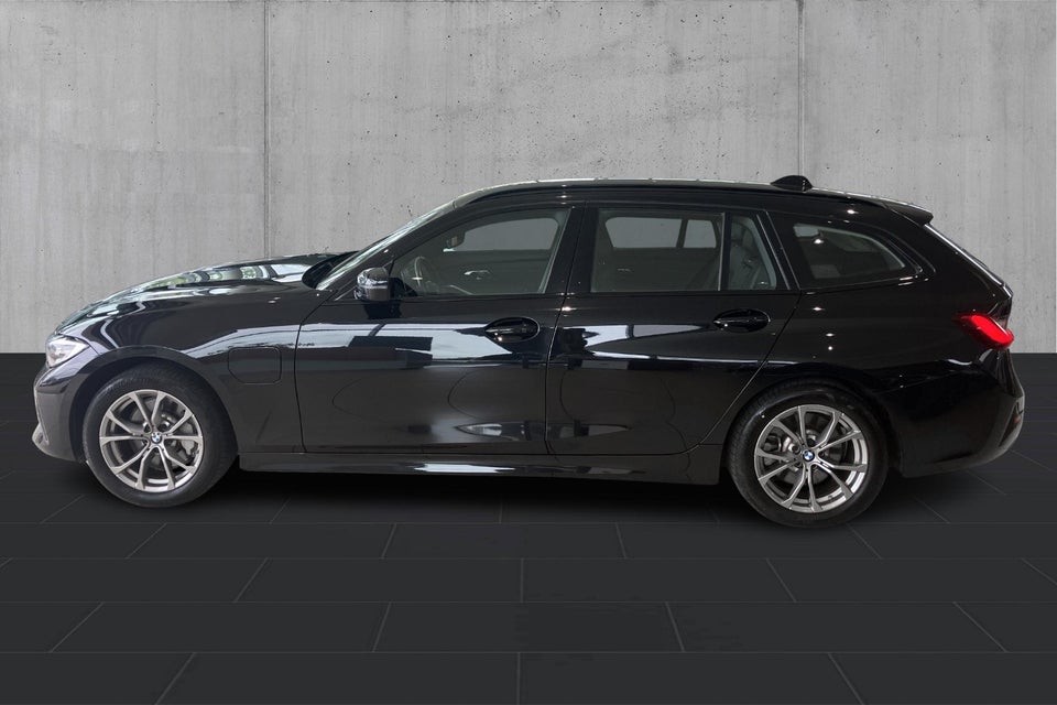 BMW 330e 2,0 Touring Sport Line aut. 5d