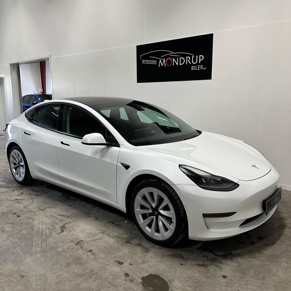 Tesla Model 3 Long Range AWD 4d