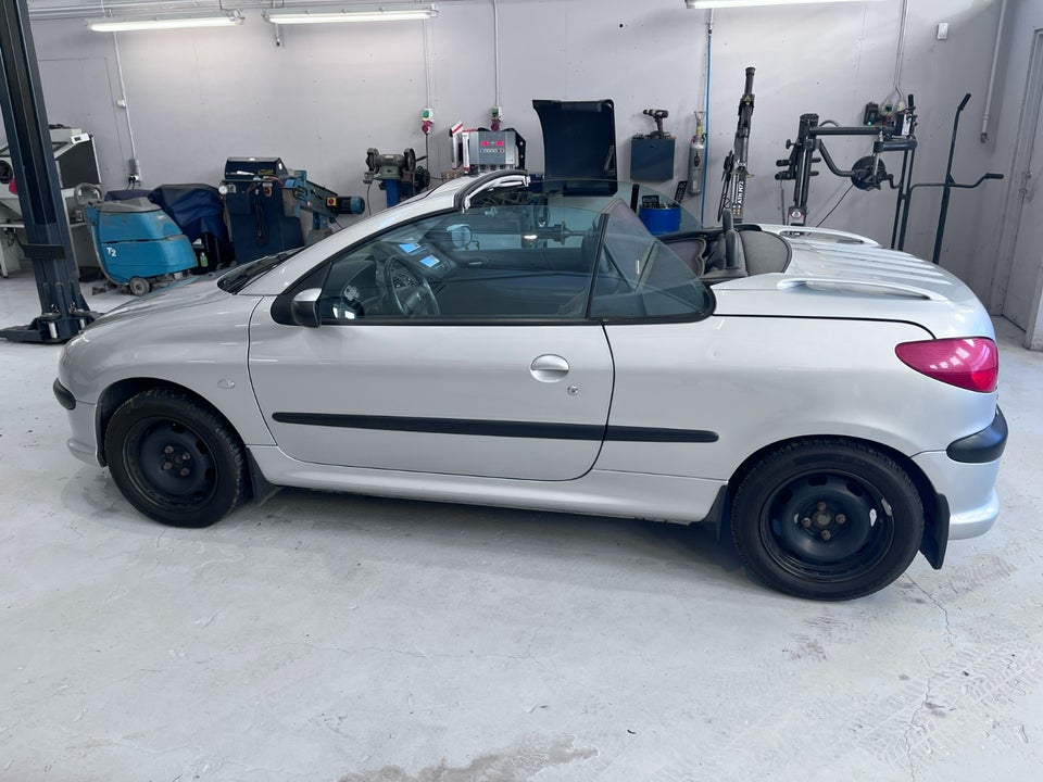 Peugeot 206 2,0 16V CC 2d