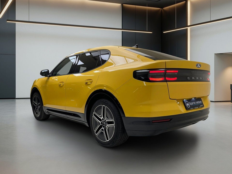 Ford Capri 77 Premium Extended Range 5d