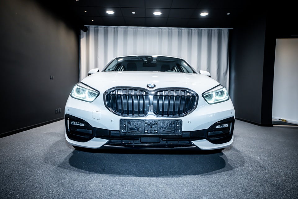 BMW 118i 1,5 Sport Line aut. 5d