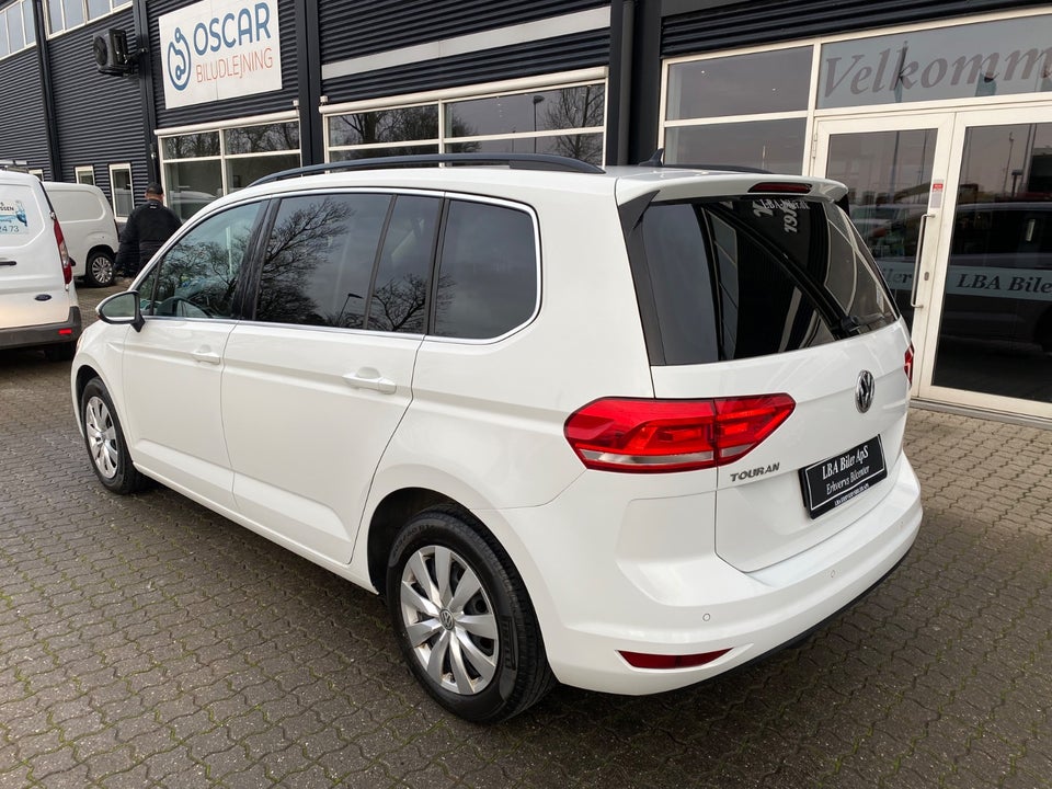 VW Touran 2,0 TDi 115 Comfortline DSG Van 5d