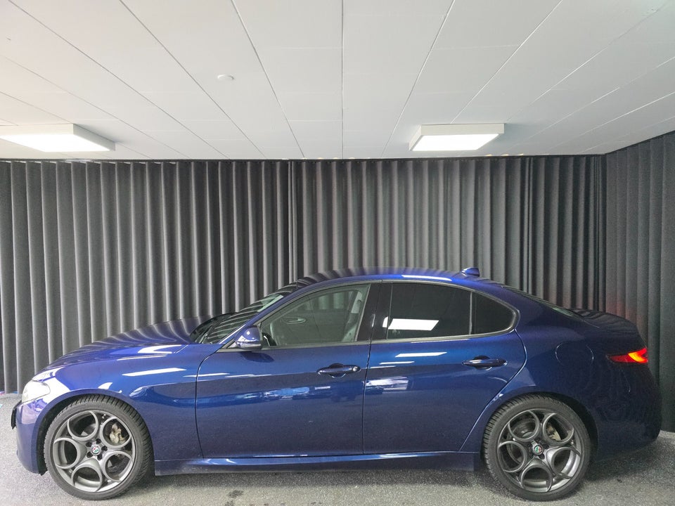 Alfa Romeo Giulia 2,0 T 200 Edizione aut. 4d