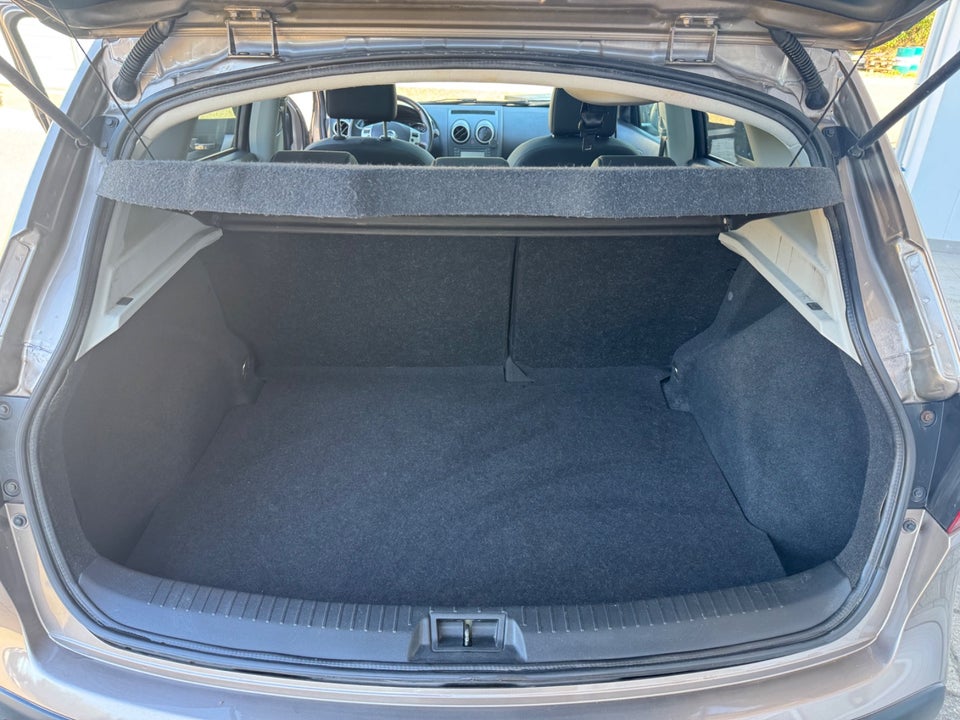 Nissan Qashqai 1,6 dCi Tekna 5d