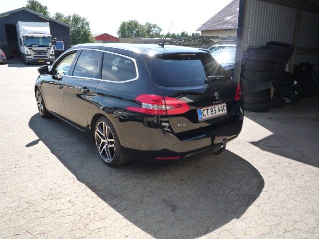 Peugeot 308 1,5 BlueHDi 130 Allure+ SW 5d