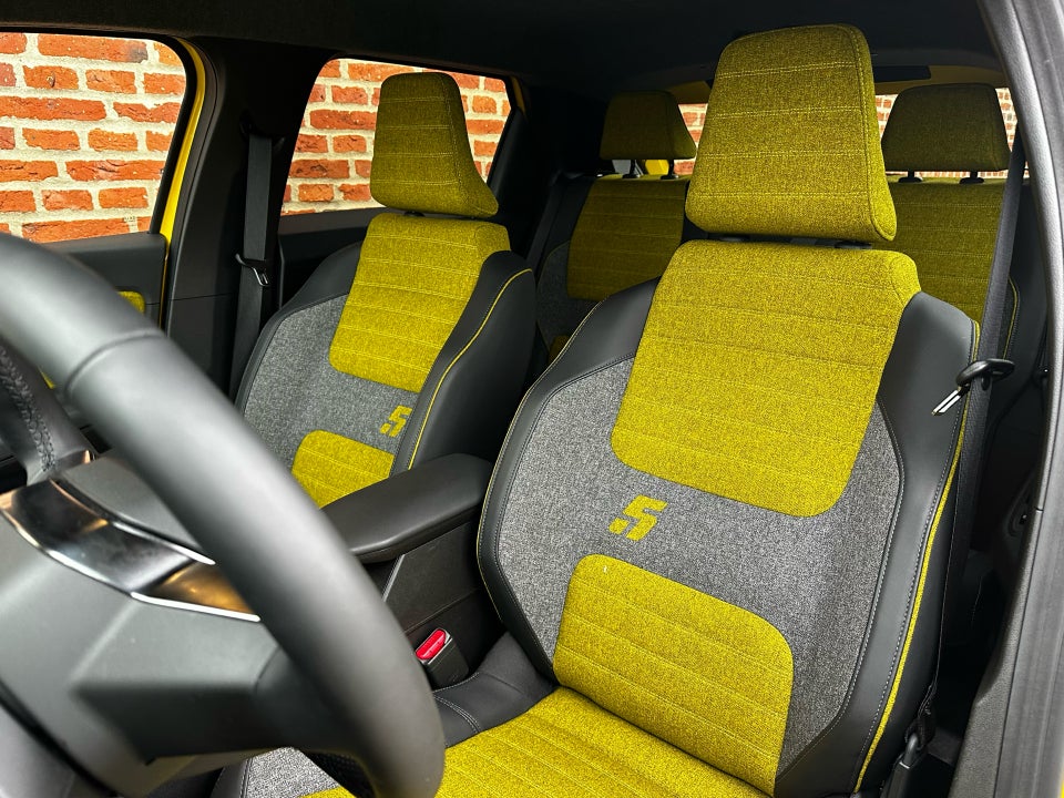 Renault 5 E-Tech 52 Iconic 5d