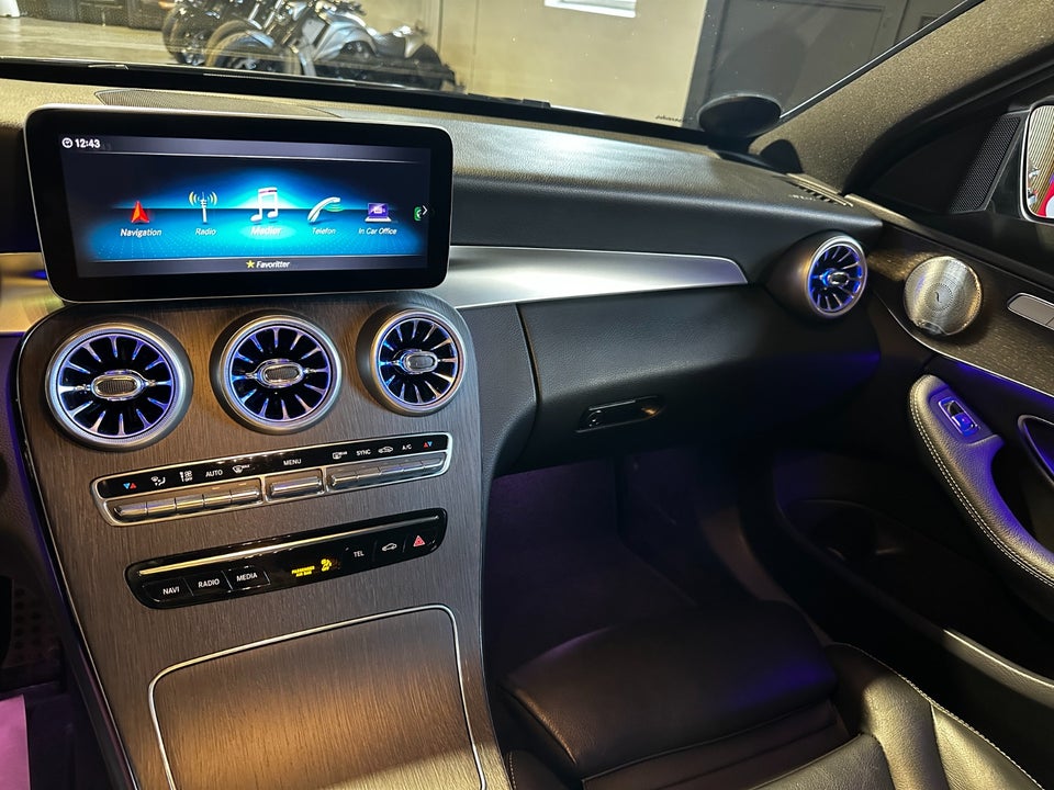 Mercedes C220 d 2,0 AMG Line stc. aut. 4Matic 5d