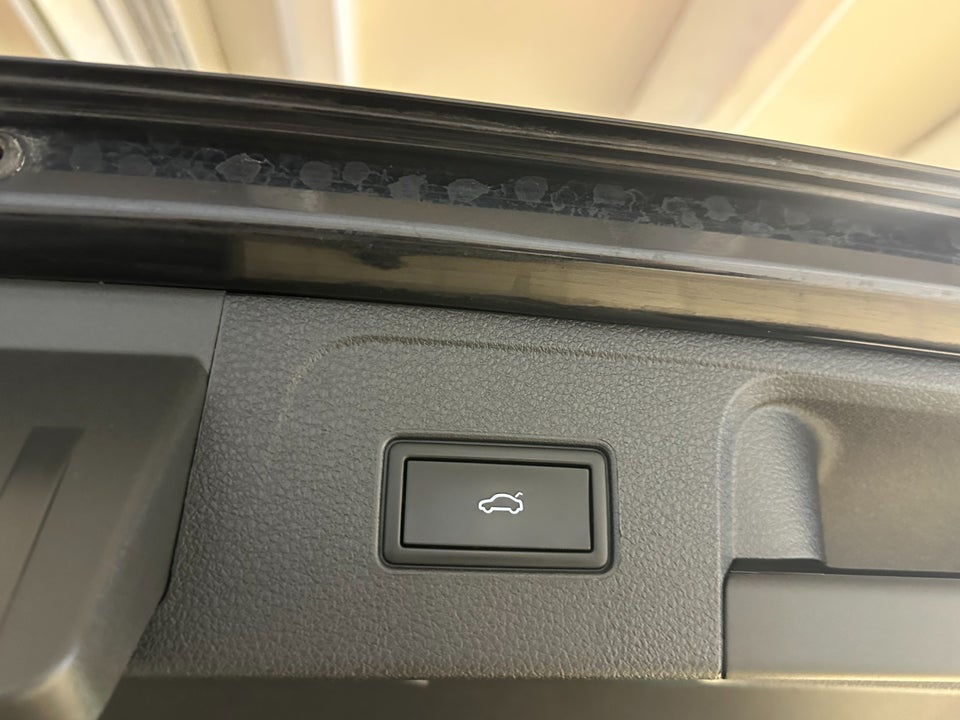 VW Passat 2,0 TDi 150 Elegance+ Variant DSG 5d