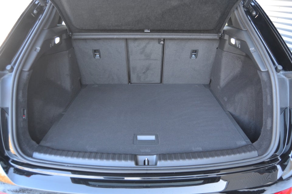 Audi Q4 e-tron 50 S-line quattro 5d