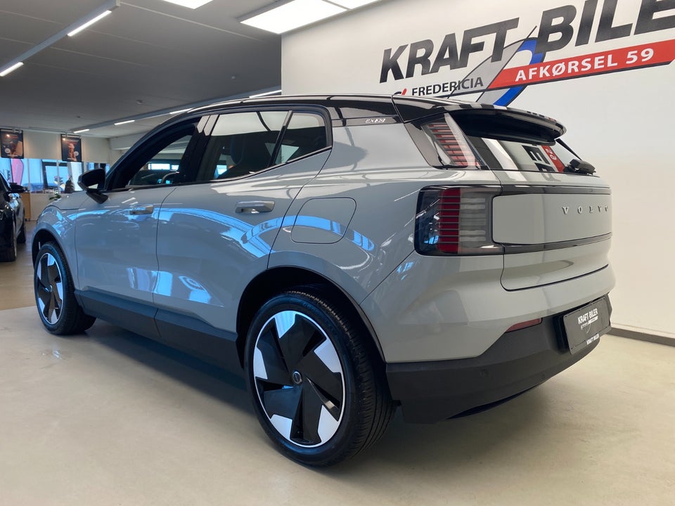 Volvo EX30 Extended Range Plus 5d
