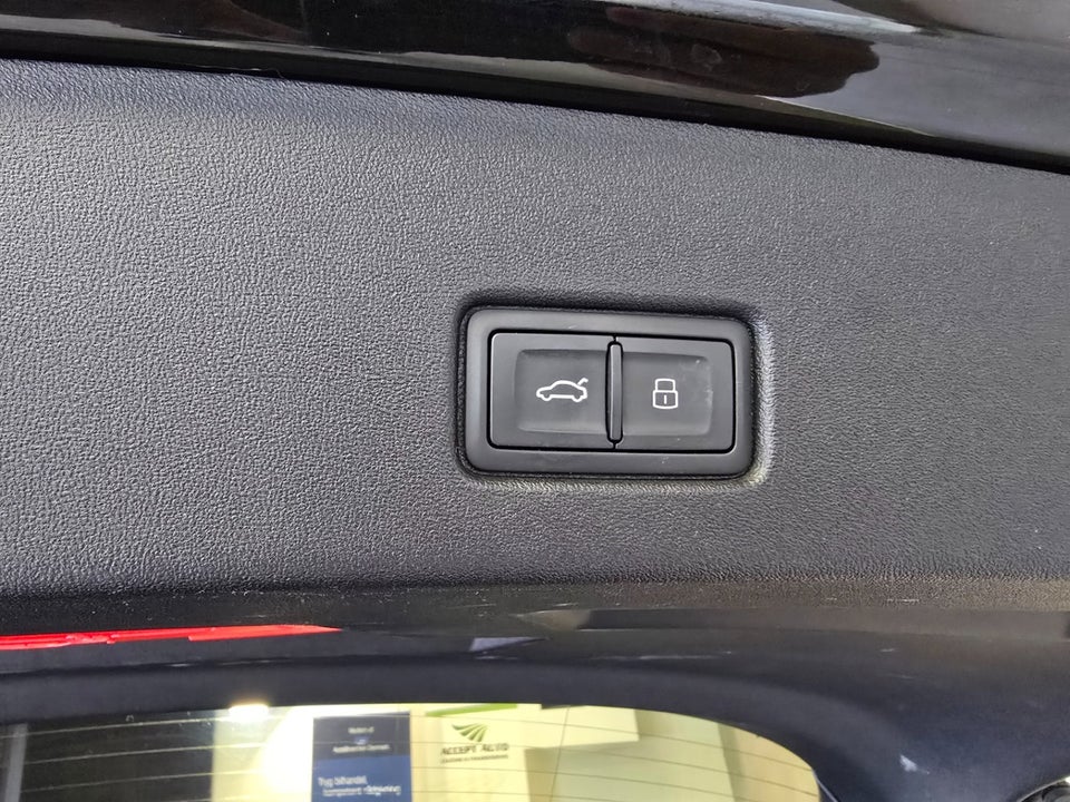 Audi Q4 e-tron 50 S-line quattro 5d