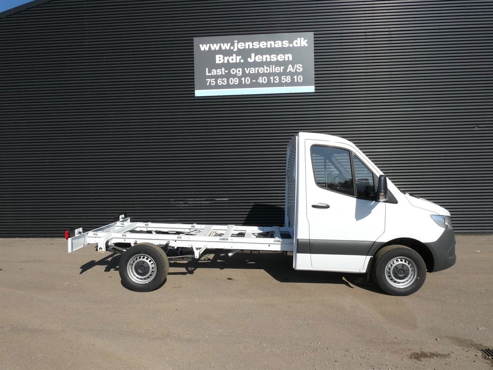 Mercedes Sprinter 317 2,0 CDi A2 Chassis aut. RWD 2d