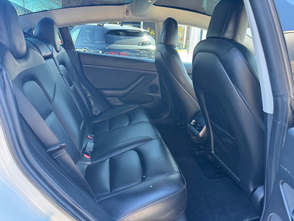 Tesla Model 3 Standard Range+ RWD 4d