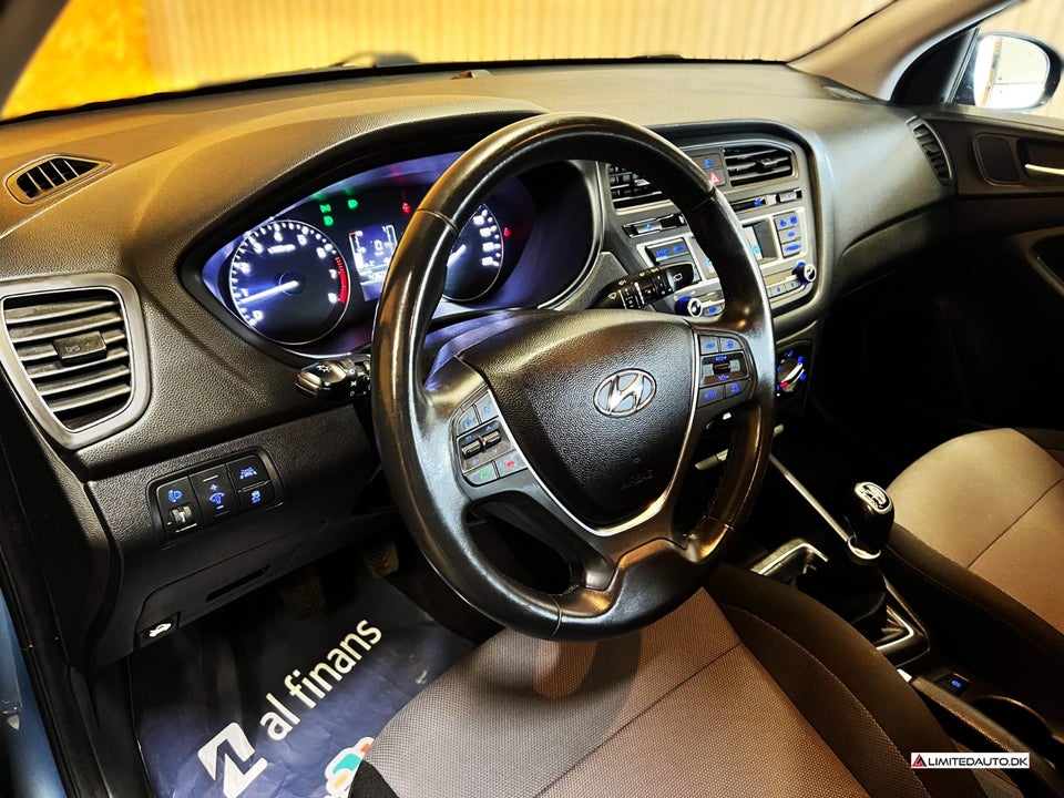 Hyundai i20 1,25 Passion 5d