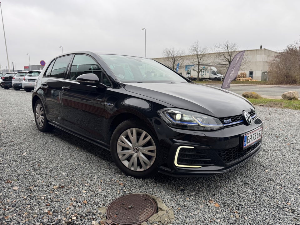 VW Golf VII 1,4 GTE DSG 5d