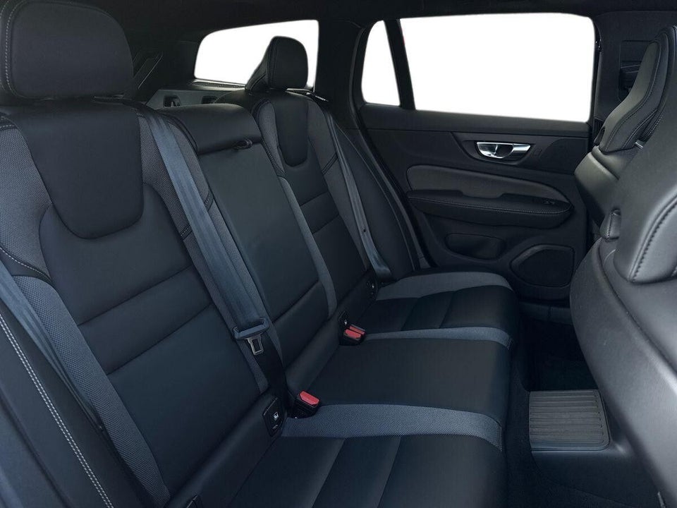 Volvo V60 2,0 T6 ReCharge Ultimate Dark aut. AWD 5d