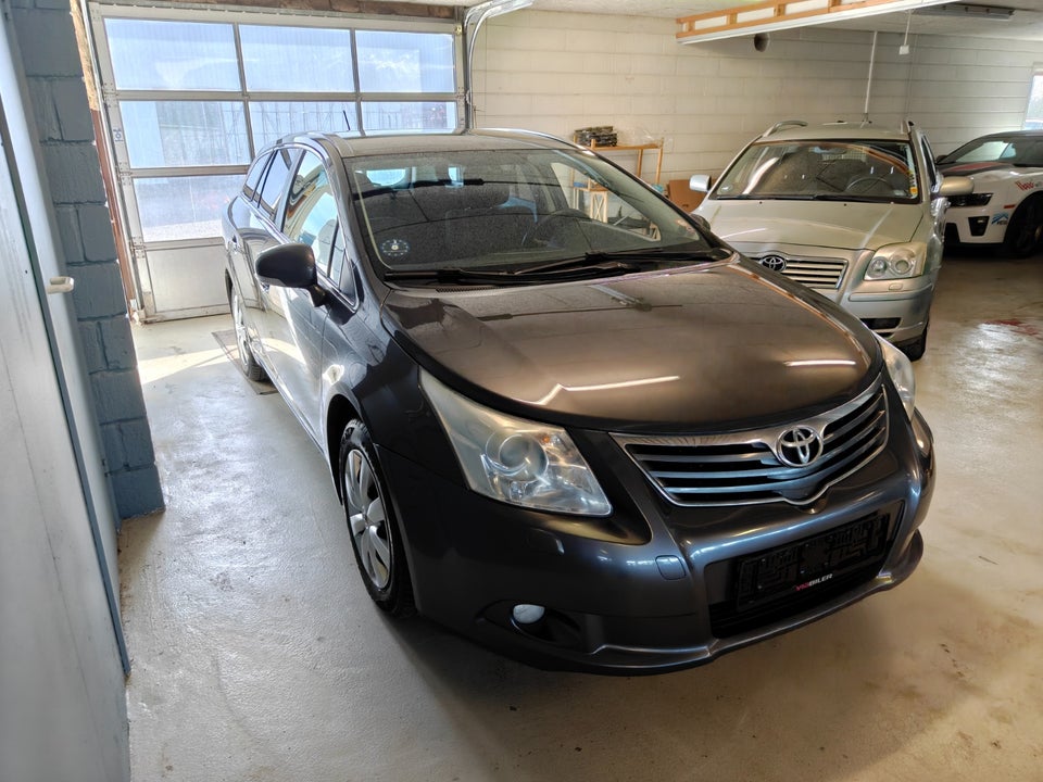Toyota Avensis 2,0 D-4D TX stc. 5d
